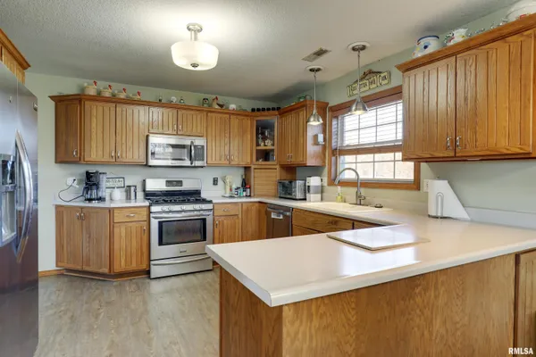 $279,900 | 2882 East 1100th Street, Loraine, IL 62349