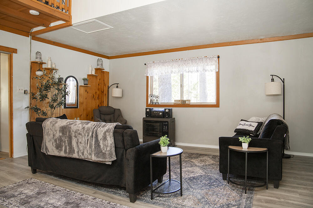 604 Draper Valley Road Selma, OR 97538 - Photo 6 of 45 7