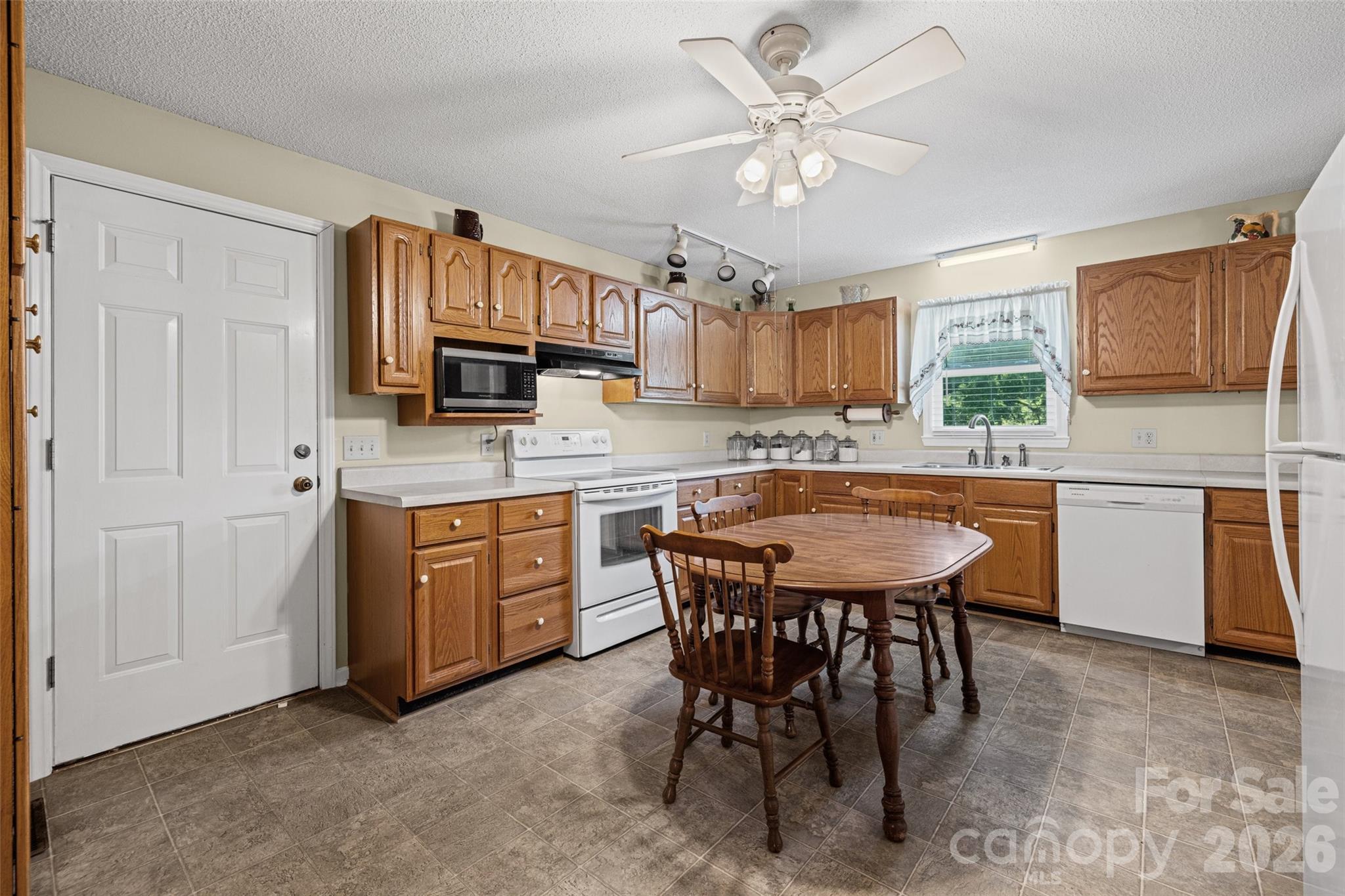 1615 Harris Road Fort Mill, SC 29708 - Photo 10 of 28 Gallery Image 10
