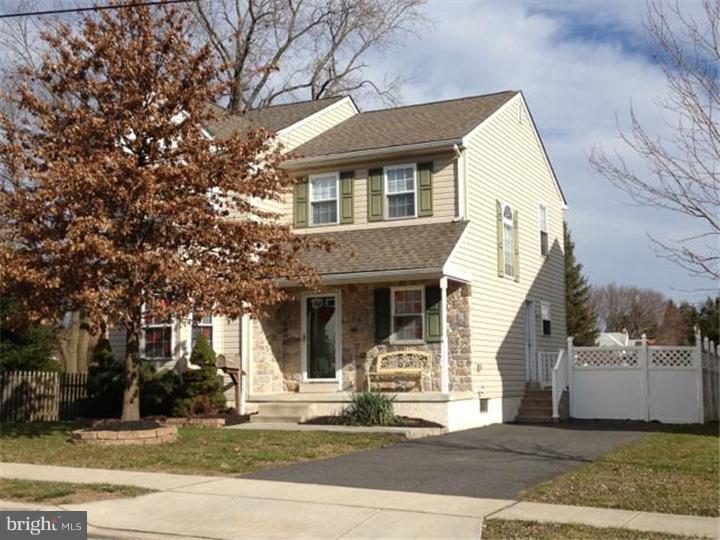 134 Roberts Road Aston, PA 19014 - Photo 1 of 25 Exterior Front