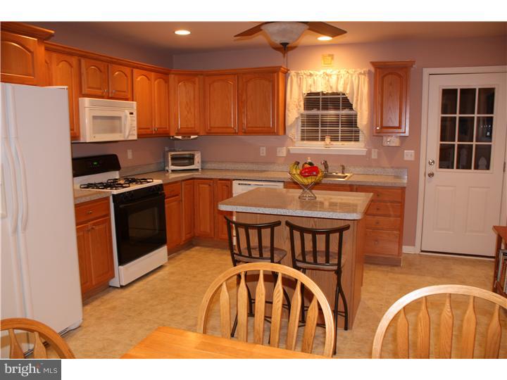 134 Roberts Road Aston, PA 19014 - Photo 13 of 25 Kitchen