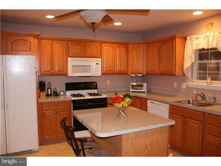 134 Roberts Road Aston, PA 19014 - Photo 14 of 25 Kitchen