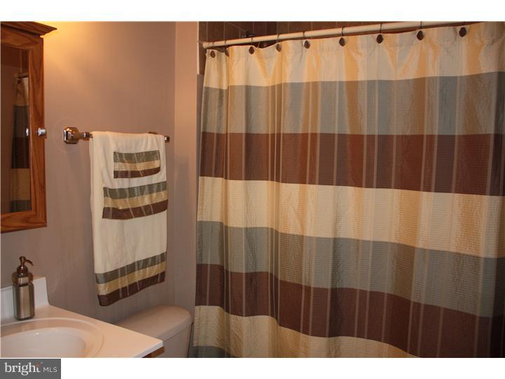 134 Roberts Road Aston, PA 19014 - Photo 23 of 25 Bathroom