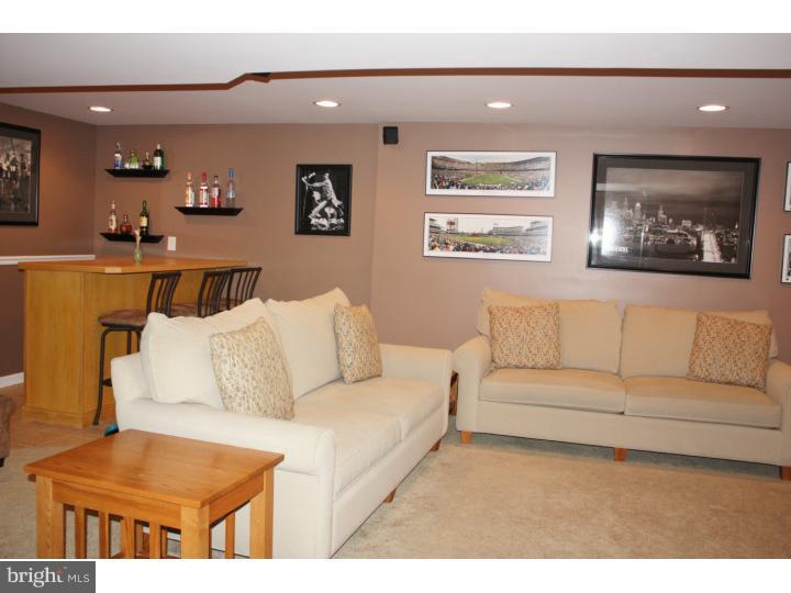 134 Roberts Road Aston, PA 19014 - Photo 5 of 25 Family Room