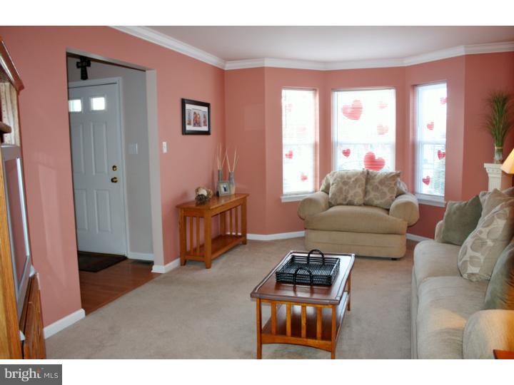 134 Roberts Road Aston, PA 19014 - Photo 8 of 25 Living Room