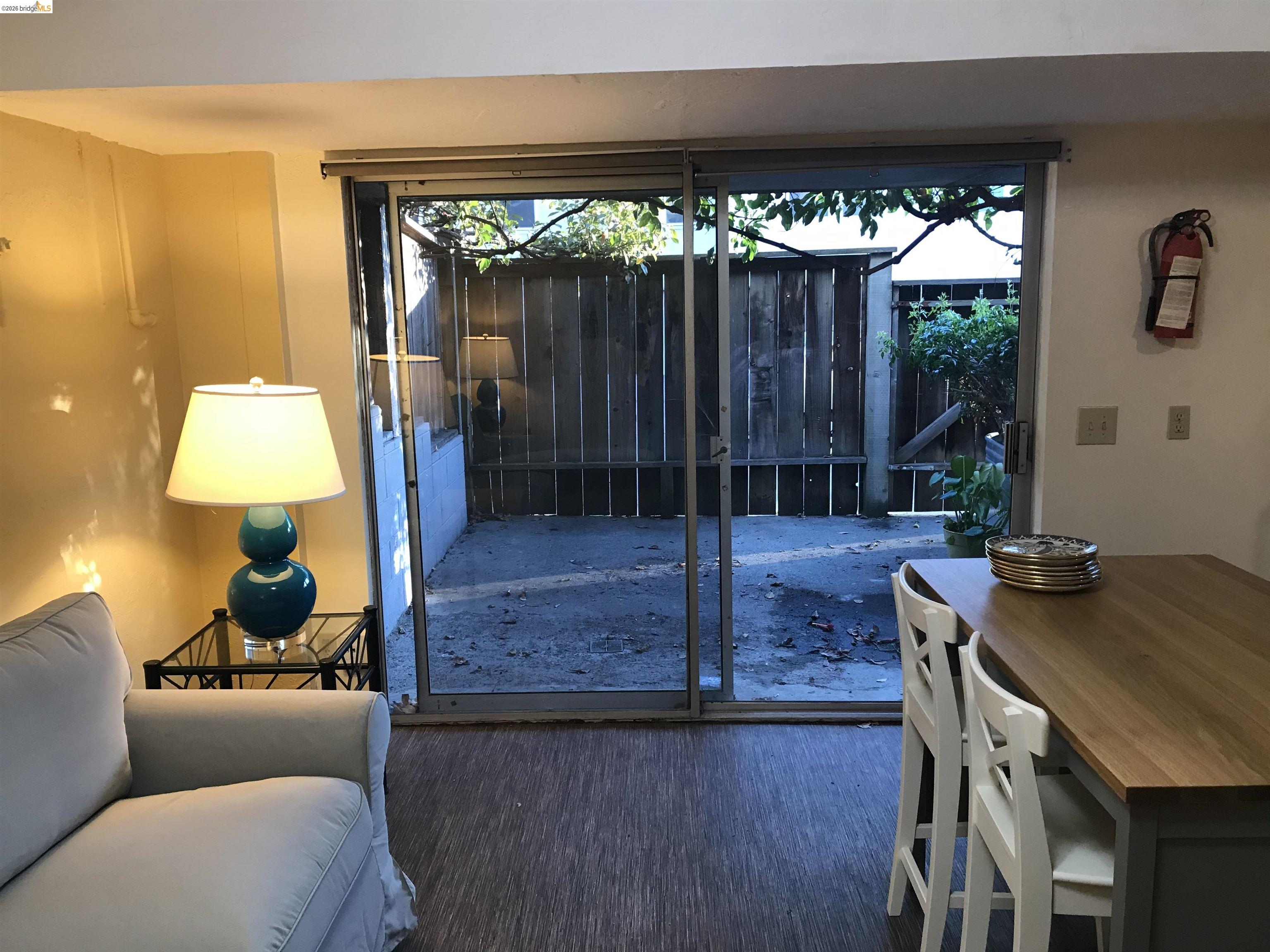 1239 Berkeley Way Berkeley, CA 94702 - Photo 18 of 28