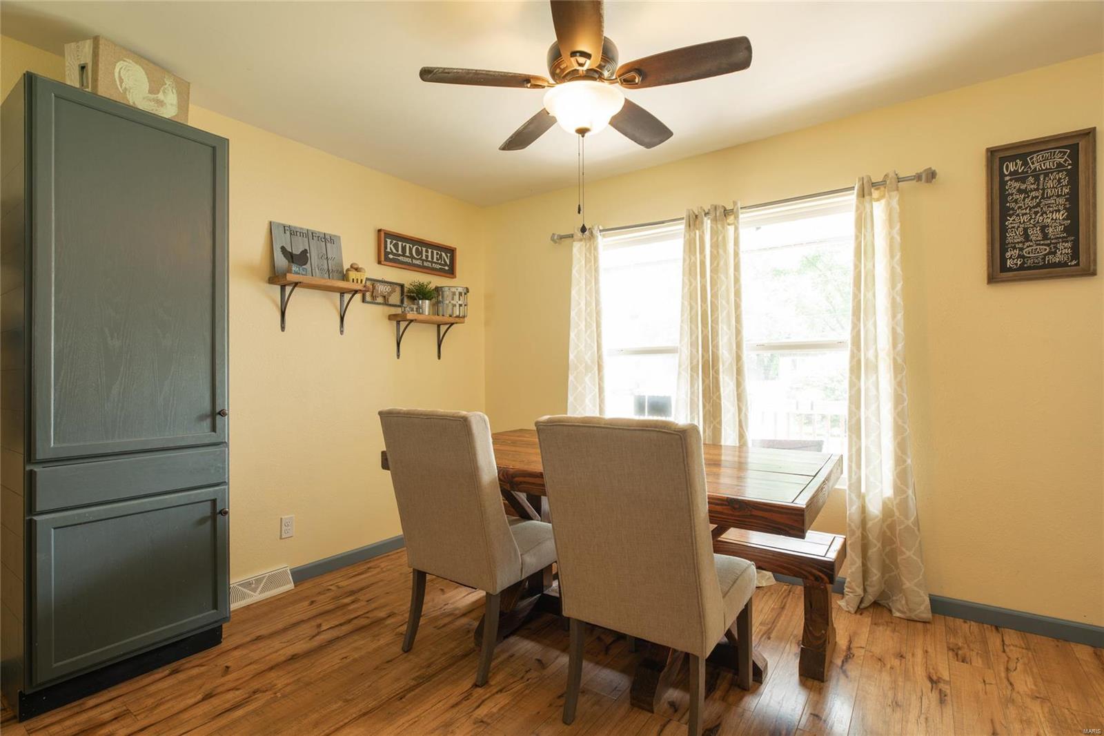 210 Edwin Street Brighton, IL 62012 - Photo 18 of 32 Gallery Image 18