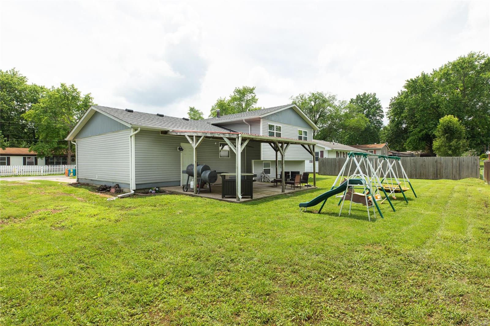 210 Edwin Street Brighton, IL 62012 - Photo 4 of 32 Gallery Image 4