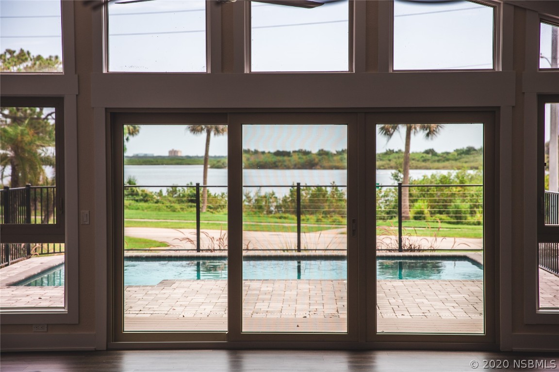 346 North Riverside Drive Edgewater, FL 32132 - Photo 11 of 45 Gallery Image 11