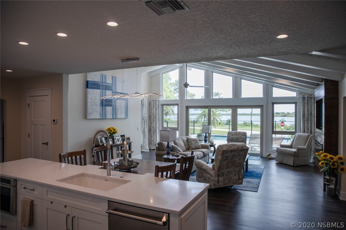 346 North Riverside Drive Edgewater, FL 32132 - Photo 14 of 45 Gallery Image 14