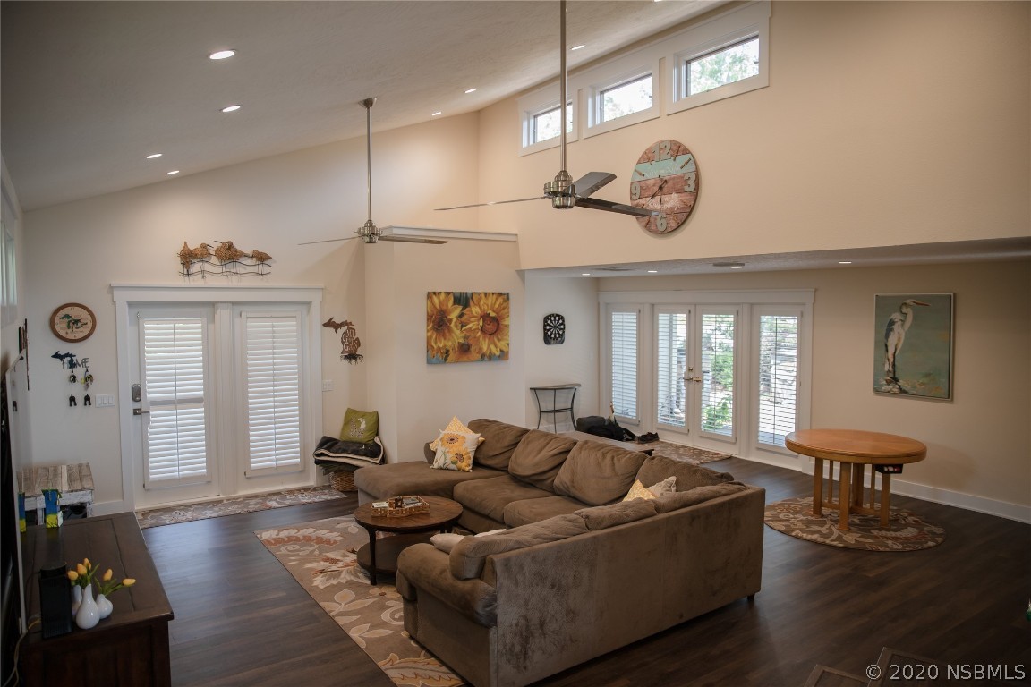346 North Riverside Drive Edgewater, FL 32132 - Photo 6 of 45 Gallery Image 6
