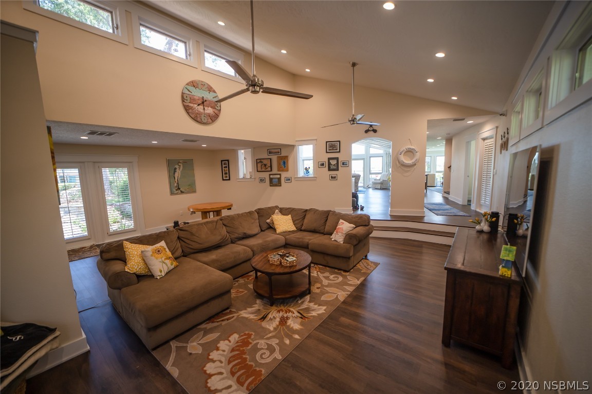 346 North Riverside Drive Edgewater, FL 32132 - Photo 7 of 45 Gallery Image 7