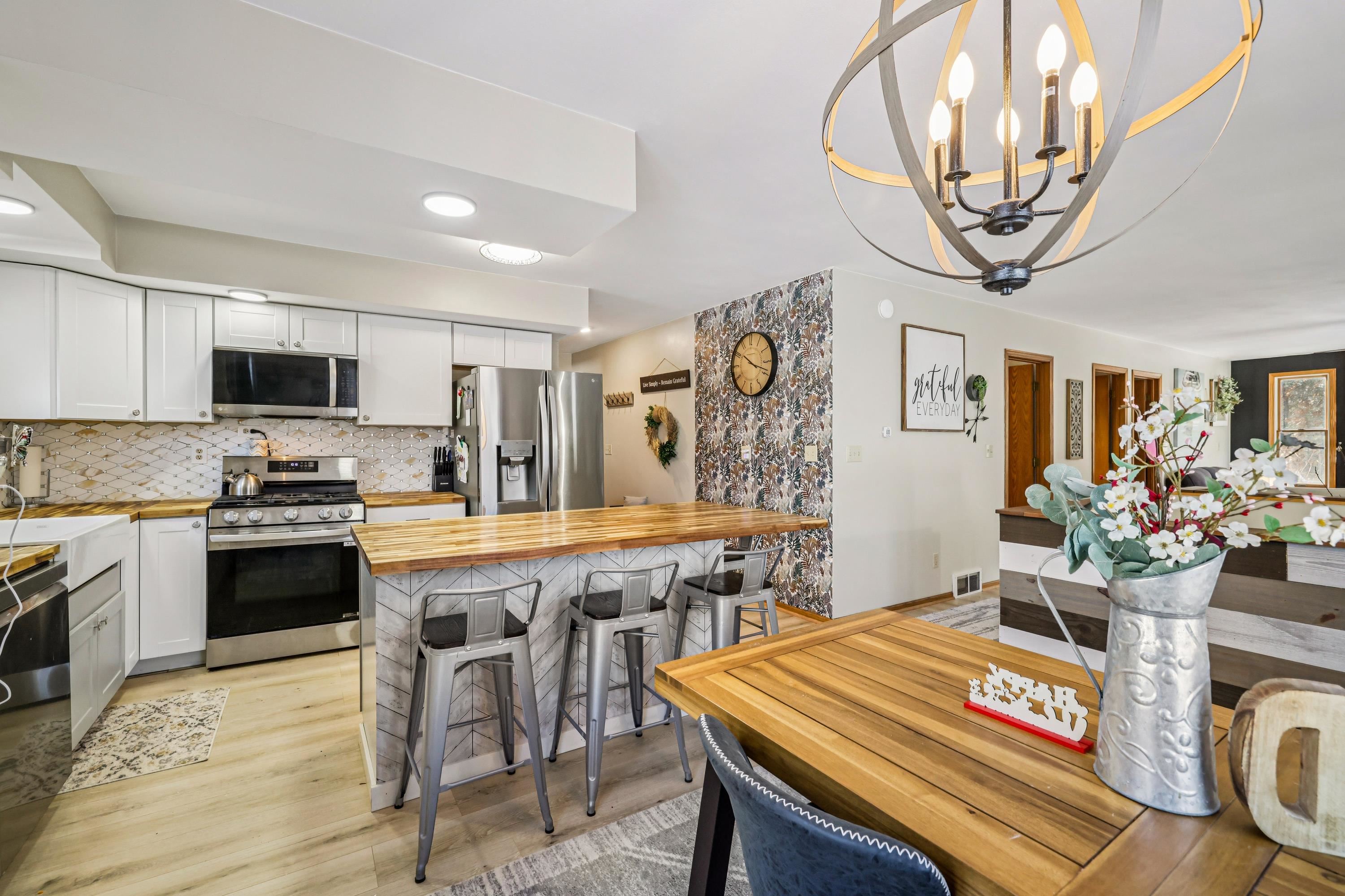 N6726 Blackhawk Portage, WI 53901 - Photo 12 of 36