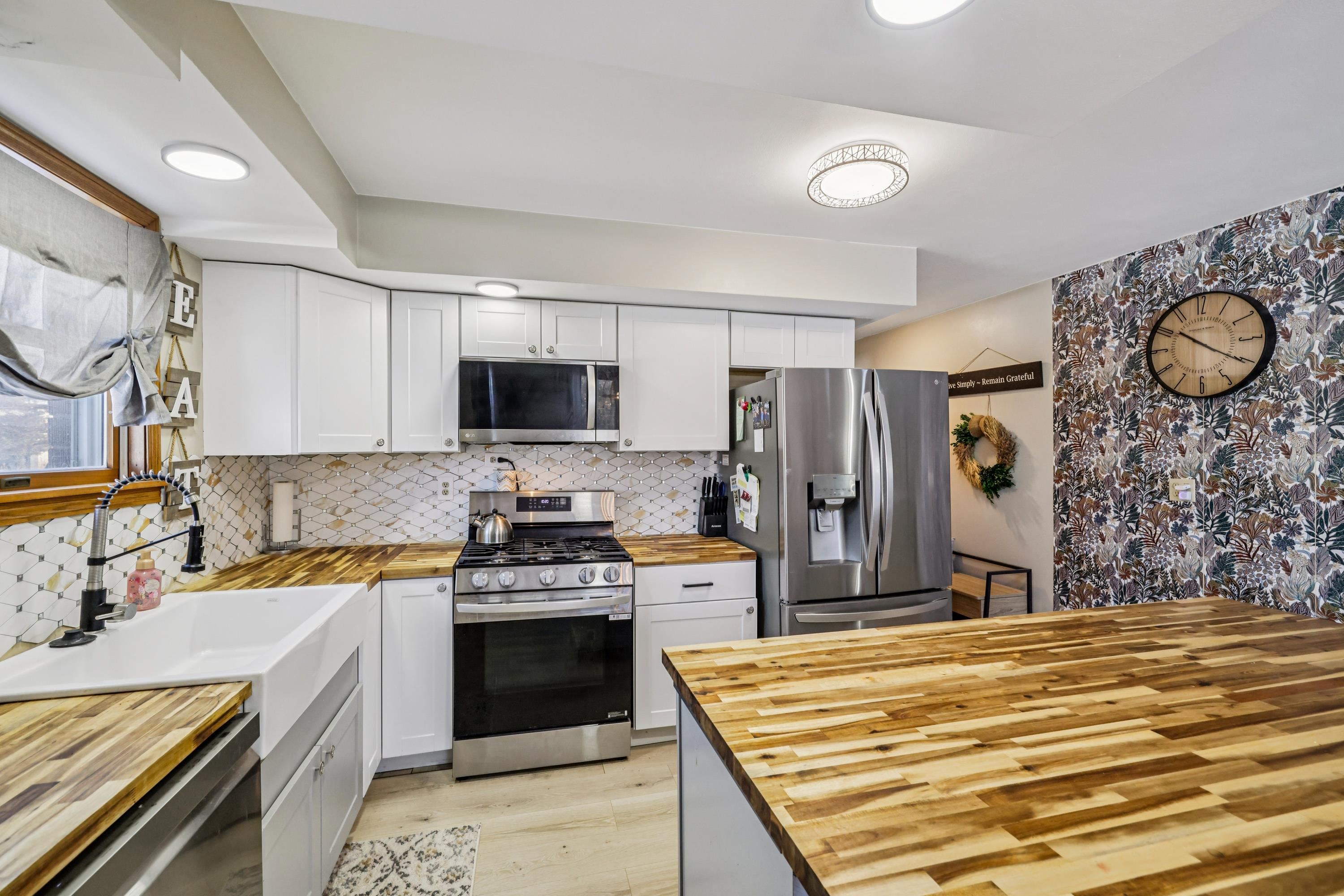 N6726 Blackhawk Portage, WI 53901 - Photo 18 of 36