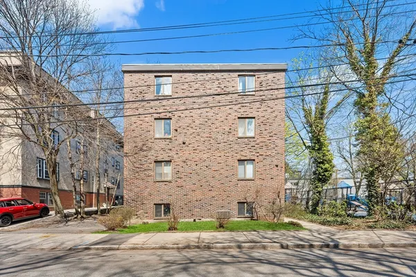 $529,900 | 5 Centre Street, Unit 11, Cambridge, MA 02138