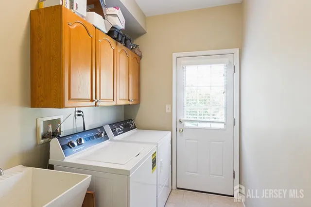 $1,100,000 | 33 Samantha Circle, Old Bridge, NJ 07747