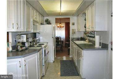 1988 Valley Road Annapolis, MD 21401 - Photo 3 of 15 Kitchen