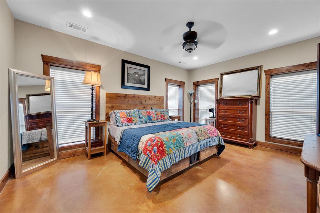 751 Sullivan Road Ennis, TX 75119 - Photo 15 of 38 1st Primary bedroom