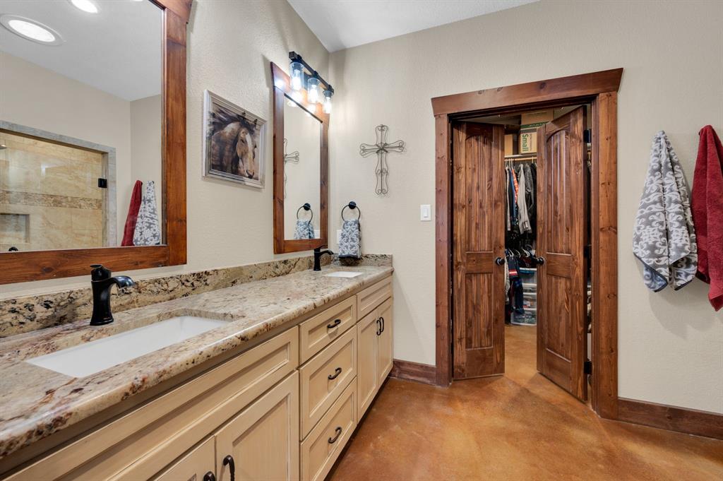 751 Sullivan Road Ennis, TX 75119 - Photo 16 of 38 1st Primary Bathroom