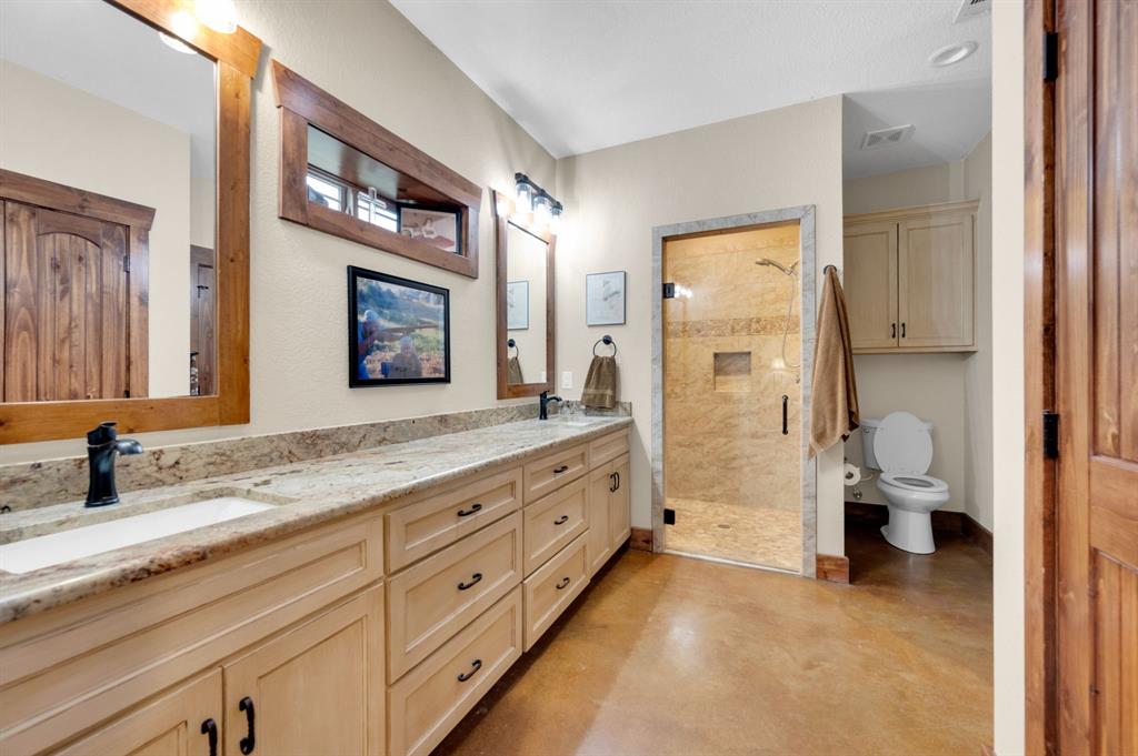 751 Sullivan Road Ennis, TX 75119 - Photo 20 of 38 2nd Primary bath