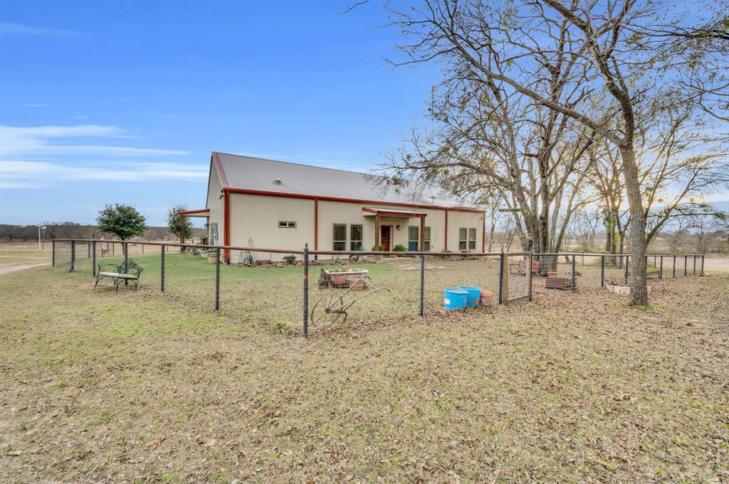 751 Sullivan Road Ennis, TX 75119 - Photo 34 of 38