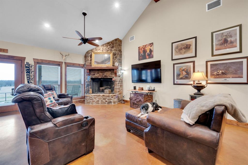 751 Sullivan Road Ennis, TX 75119 - Photo 4 of 38