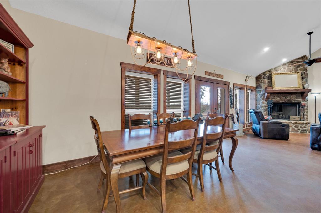 751 Sullivan Road Ennis, TX 75119 - Photo 7 of 38 Ample space for your large family dining.