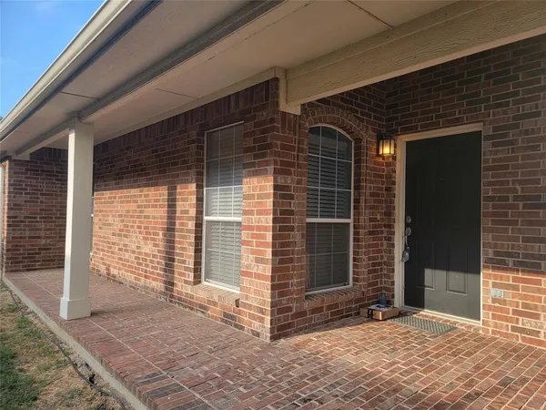 $2,320 | 10212 Red Bluff Lane, Fort Worth, TX 76177