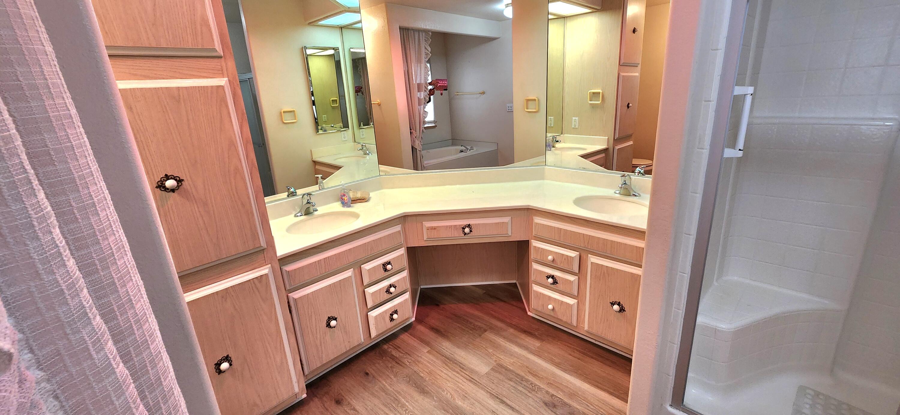 73594 Cabazon Peak Drive Palm Desert, CA 92260 - Photo 13 of 32 Dual Vanity