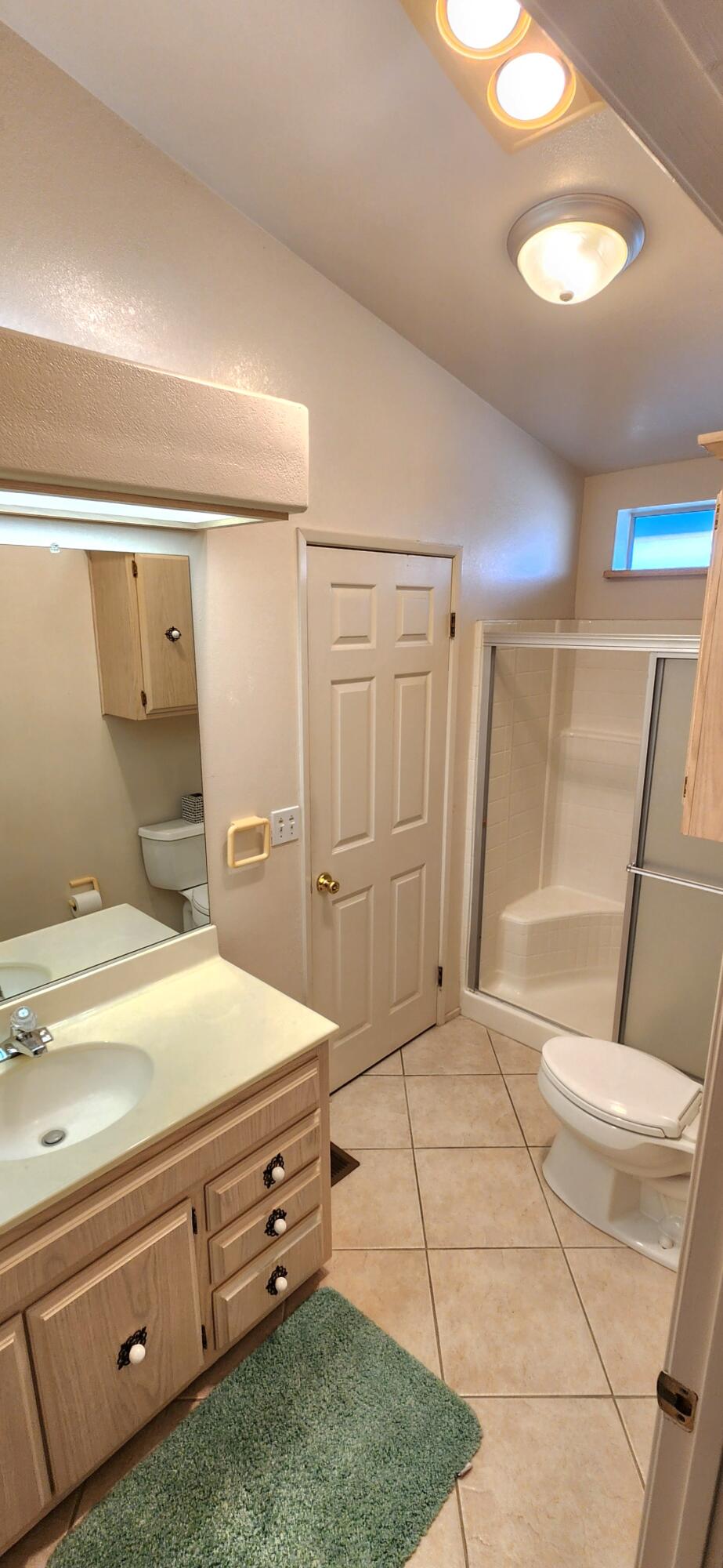 73594 Cabazon Peak Drive Palm Desert, CA 92260 - Photo 16 of 32 Guest Bath