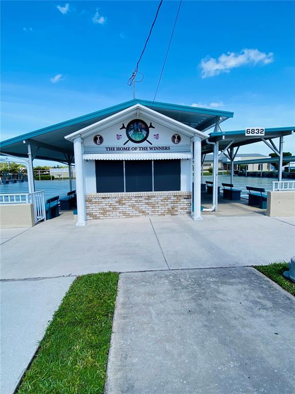 6618 Oregon Street Bradenton, FL 34207 - Photo 30 of 35 a view of a car garage