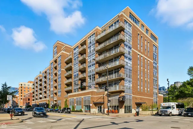 $325,000 | 111 South Morgan Street, Unit 701, Chicago, IL 60607