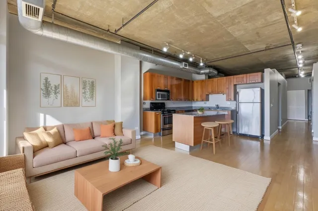 $325,000 | 111 South Morgan Street, Unit 701, Chicago, IL 60607