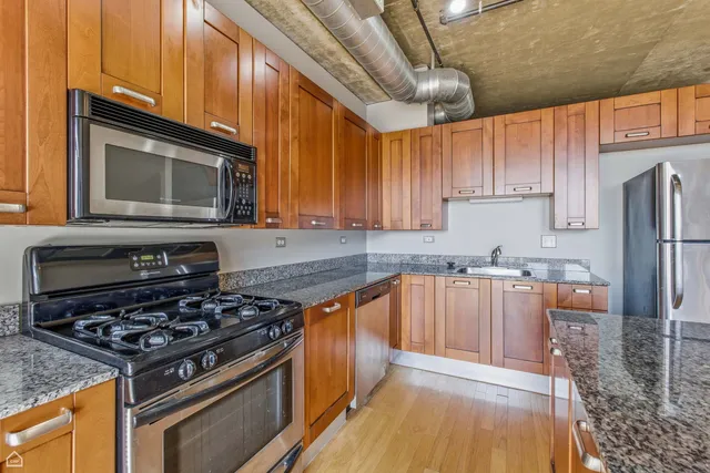 $325,000 | 111 South Morgan Street, Unit 701, Chicago, IL 60607