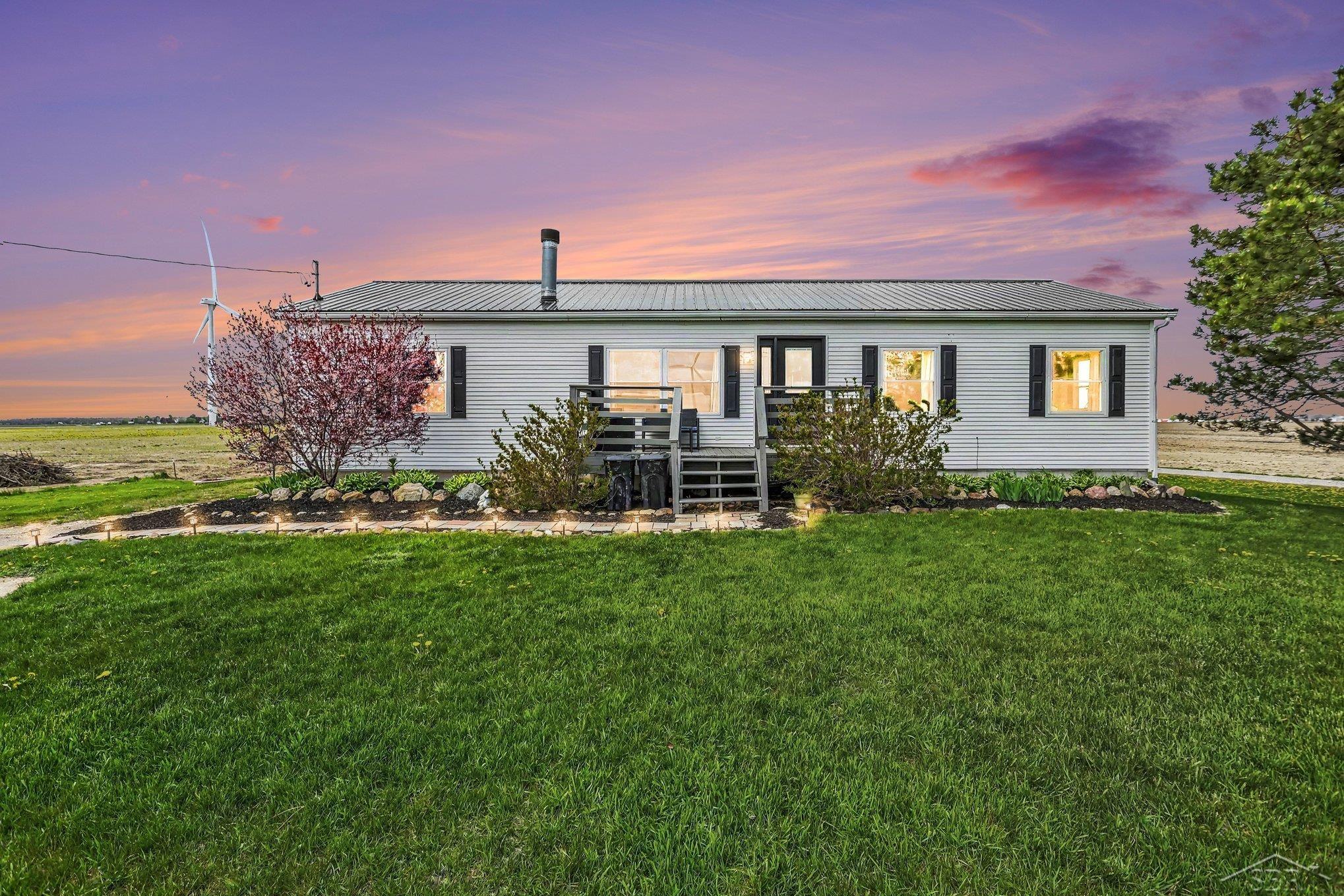 4405 North Merrill Road Merrill, MI 48637 - Photo 1 of 39