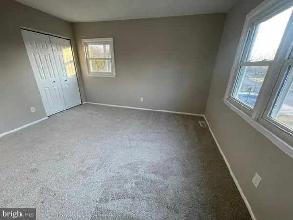 $385,000 | 5 Fenwick Lane, Pennsville, NJ 08070