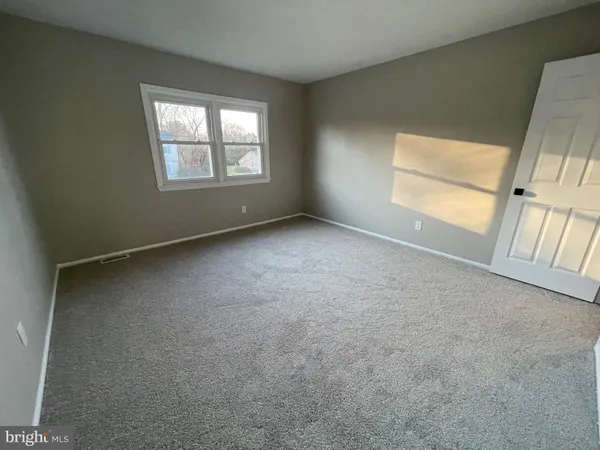 $385,000 | 5 Fenwick Lane, Pennsville, NJ 08070