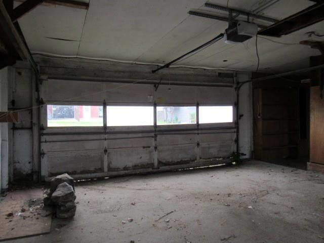 1688 Pitt Street Jennerstown, PA 15547 - Photo 7 of 23 a view of a garage
