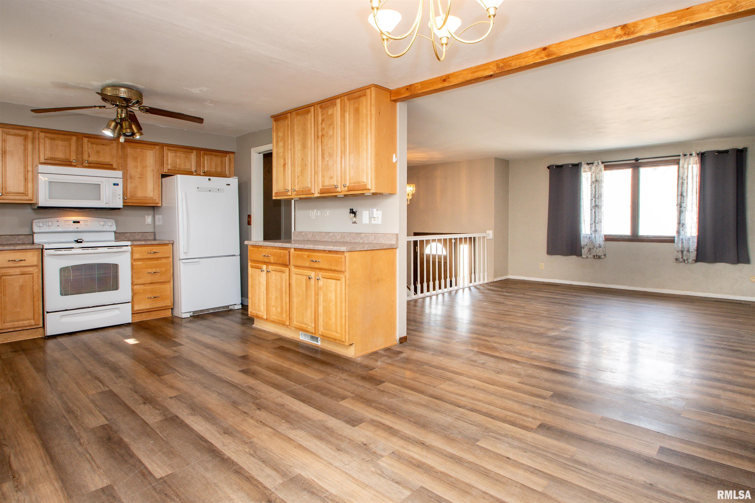1444 Highview Road East Peoria, IL 61611 - Photo 9 of 46 Gallery Image 9