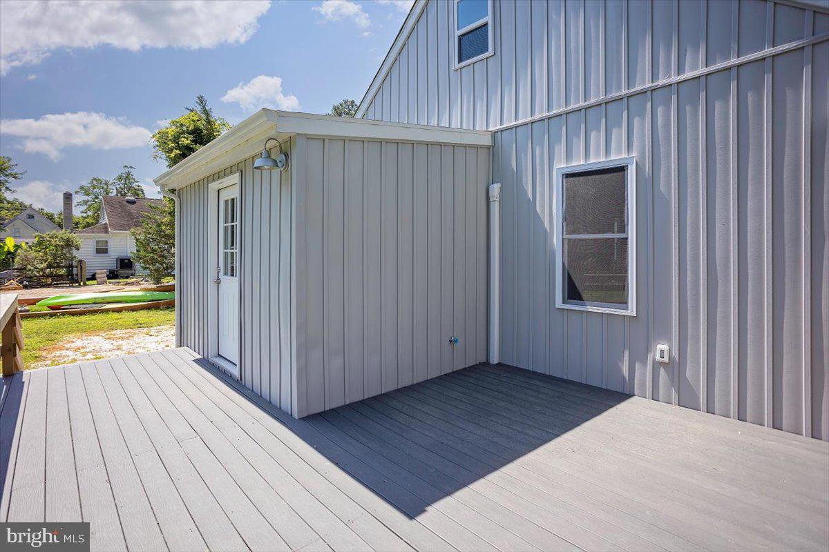 507 Burton Street Cambridge, MD 21613 - Photo 11 of 17 Back Deck