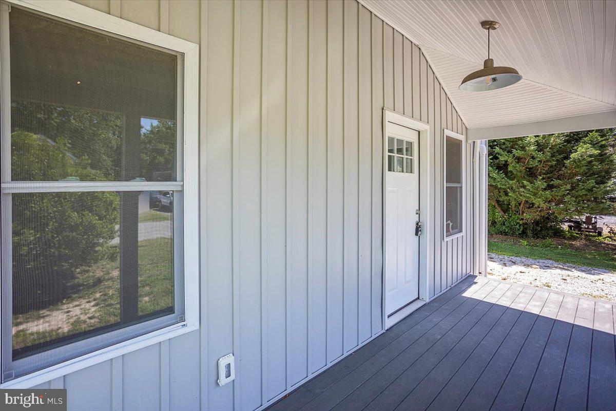 507 Burton Street Cambridge, MD 21613 - Photo 2 of 17 Front Porch