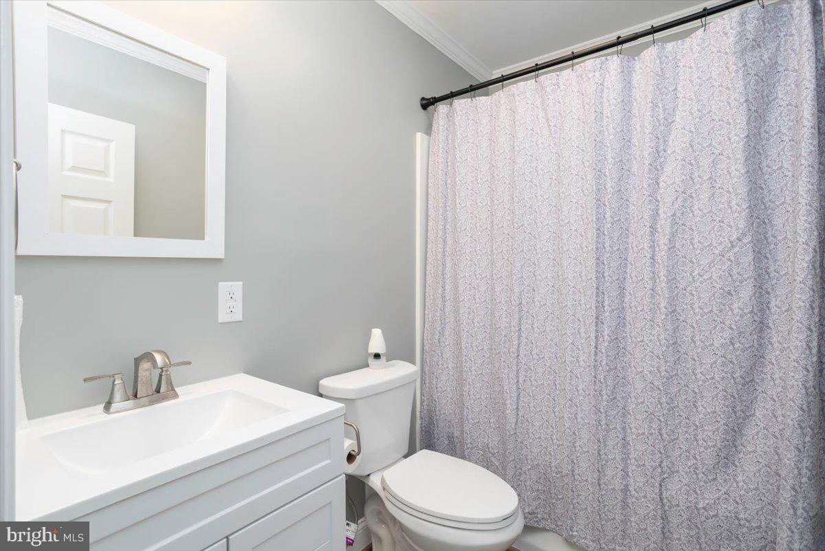 507 Burton Street Cambridge, MD 21613 - Photo 8 of 17 Full Bathroom