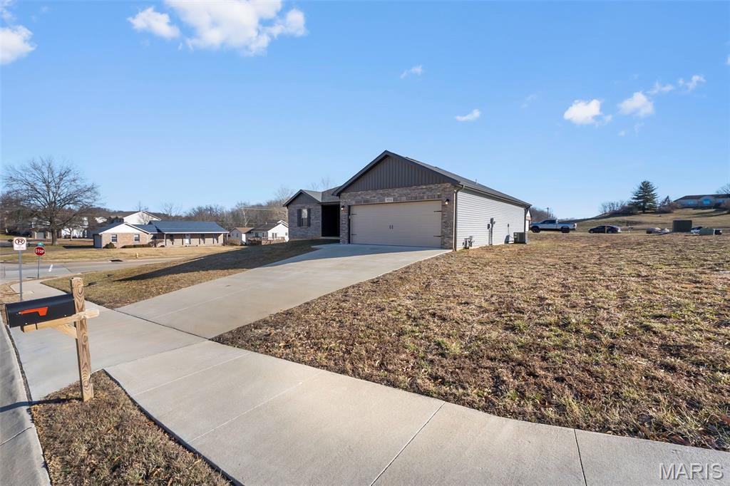 994 Rifle Dr Cape Cape Girardeau, MO 63701 - Photo 2 of 42