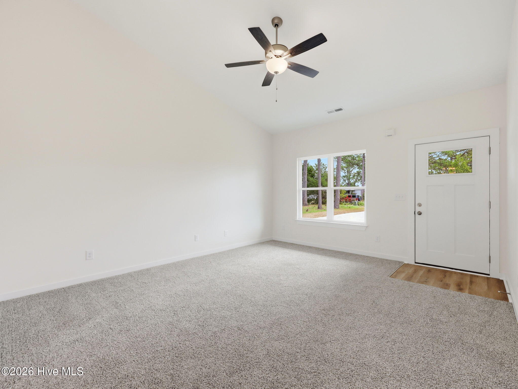 113 North Kings Street Hubert, NC 28539 - Photo 9 of 44
