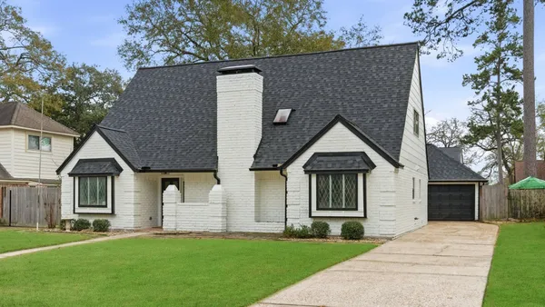 $359,500 | 5 Devonshire Drive, Conroe, TX 77304