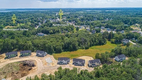 $654,900 | 18 Meadowview Lane, Unit B, Ipswich, MA 01938