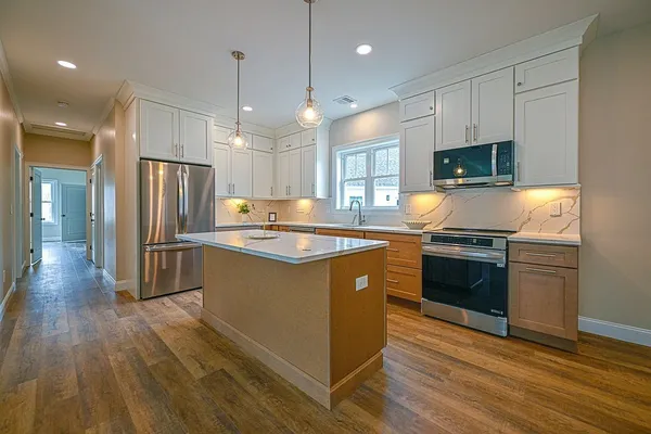 $654,900 | 18 Meadowview Lane, Unit B, Ipswich, MA 01938