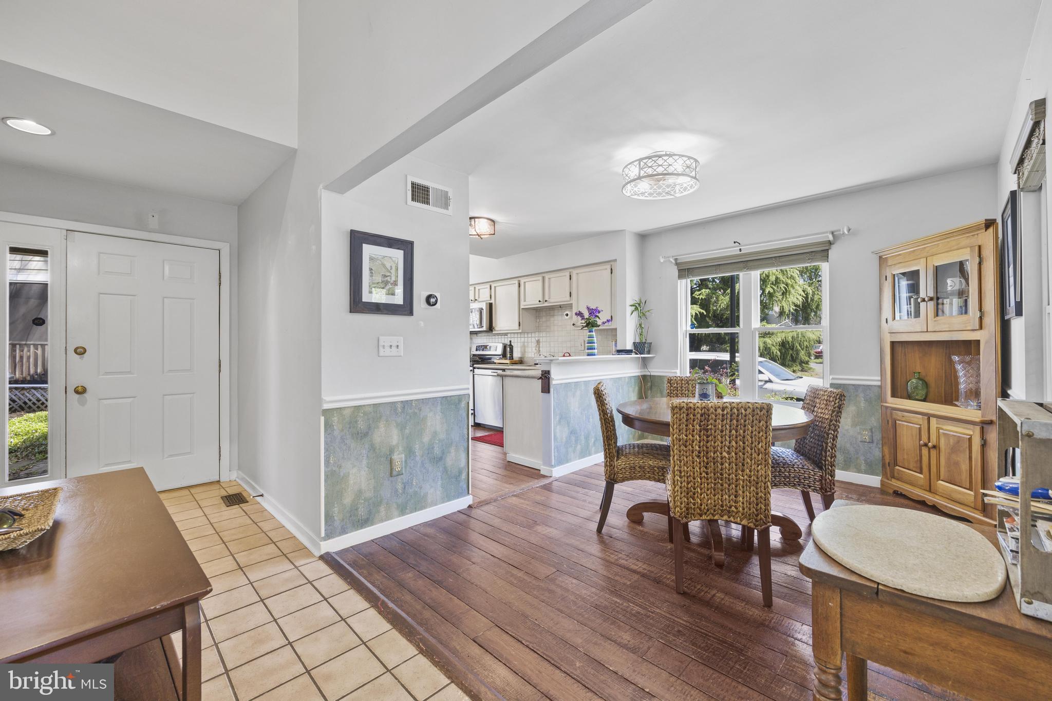 1561 Ritchie Lane Annapolis, MD 21401 - Photo 17 of 66 Bright and inviting open space.