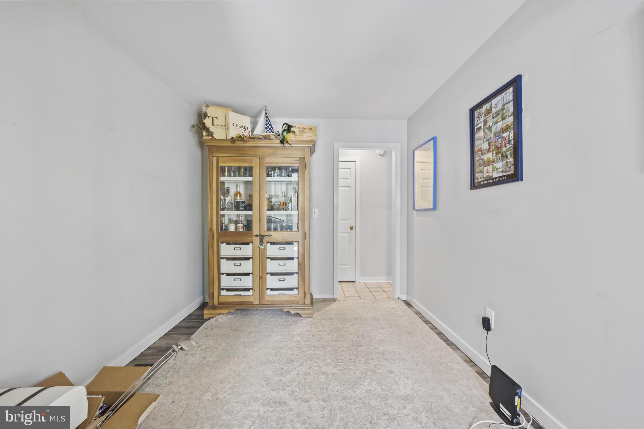 1561 Ritchie Lane Annapolis, MD 21401 - Photo 25 of 66 Bright and inviting living space.