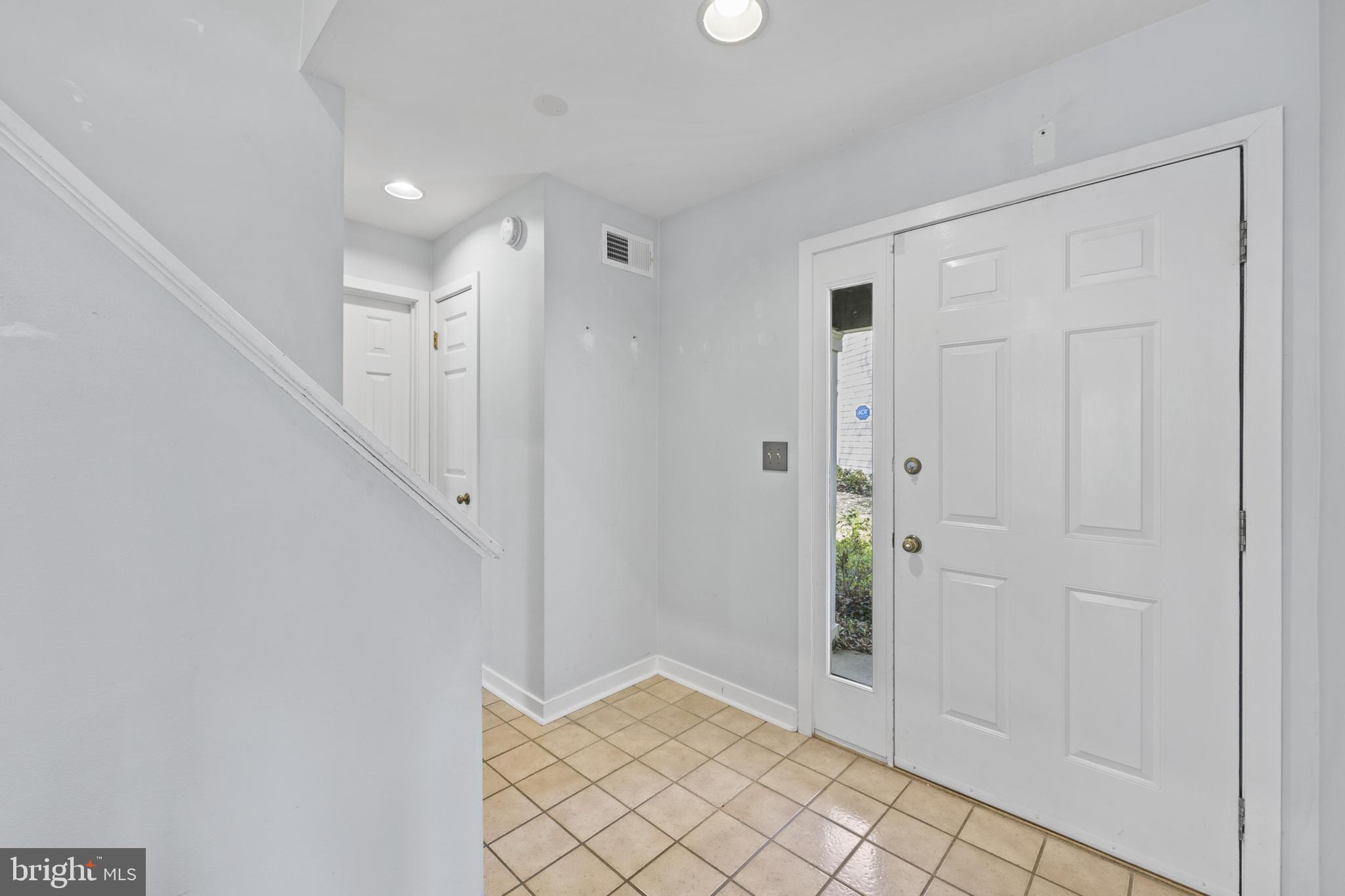 1561 Ritchie Lane Annapolis, MD 21401 - Photo 5 of 66 Bright and inviting entryway space.